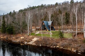 Exterior - A-FRAME | ALUNA (Sainte-Béatrix)