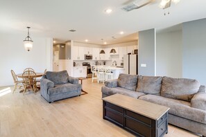 Interior - Near Golf, Parks & Casino! Updated Maricopa Home (Maricopa)