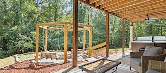 < 1 Mi to Lake Blue Ridge: Forest-view Gem w/ Deck