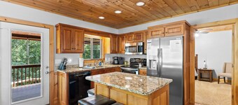< 1 Mi to Lake Blue Ridge: Forest-view Gem w/ Deck