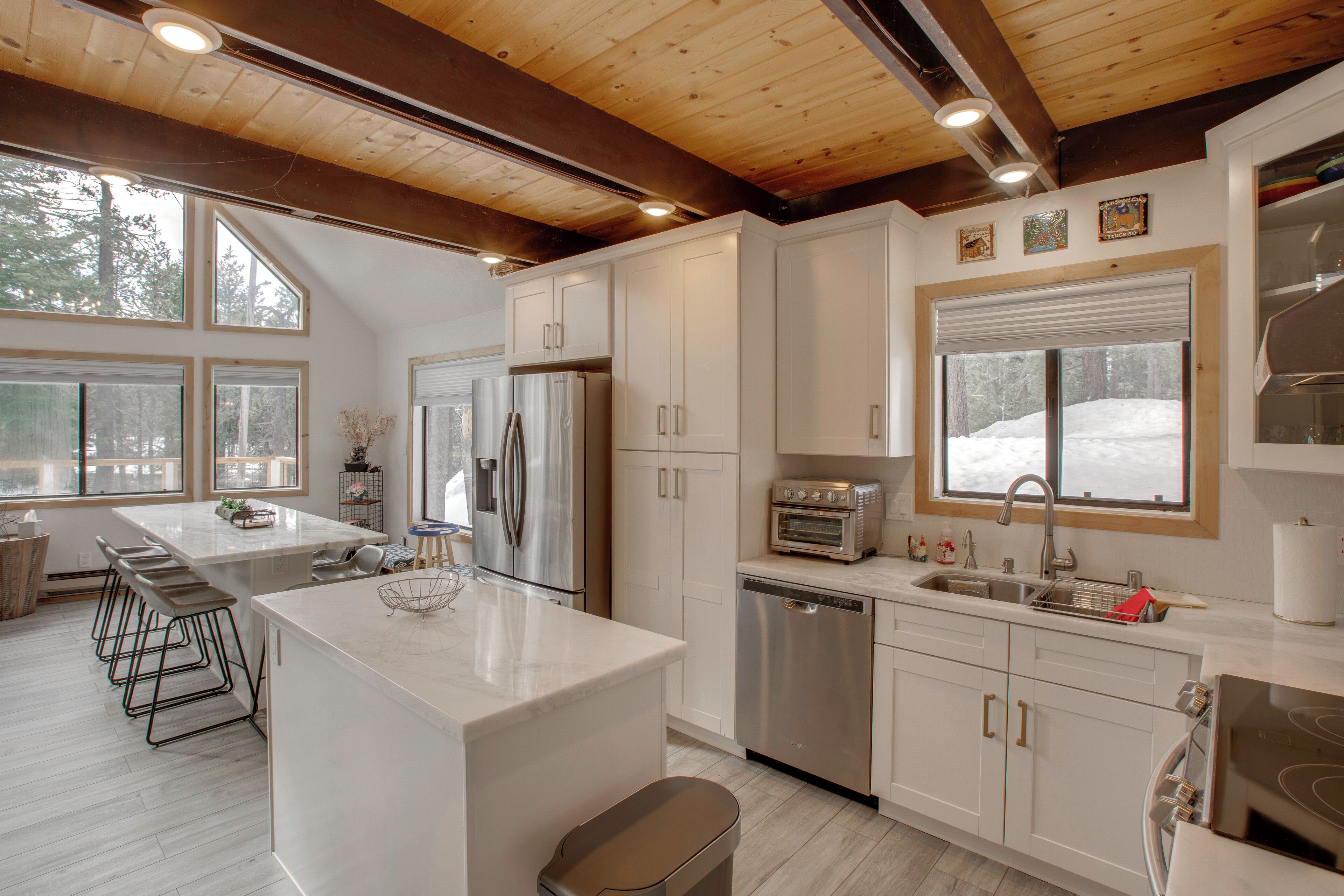 المنشأة من الداخل