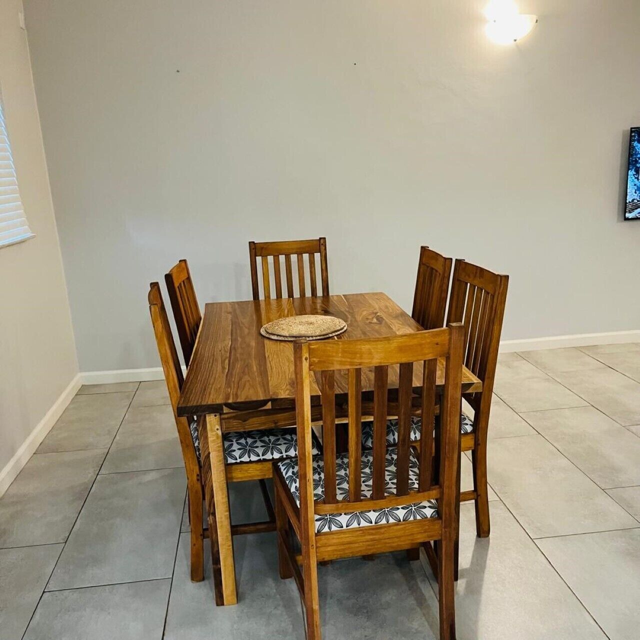 Appartement, 2 chambres, vue jardin, rez-de-chaussée | Restauration dans la chambre