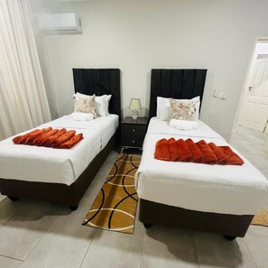 Departamento, 2 habitaciones, vista al jardín, planta baja | Tabla de planchar con plancha y wifi gratis 