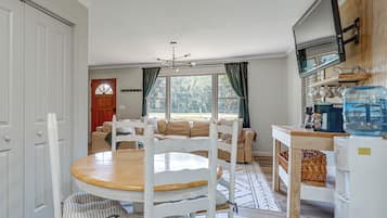 Cottage (2 Bedrooms) | Interior