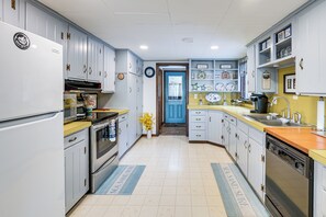 Cottage (2 Bedrooms) | Interior - Walk to Pigeon Hill Bay: Coastal Maine Cottage (Steuben)