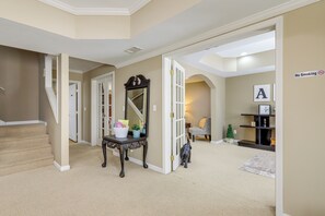 Interior - 7 Mi to Arthur Blank & Trilith Studios: Cozy Suite (Tyrone)
