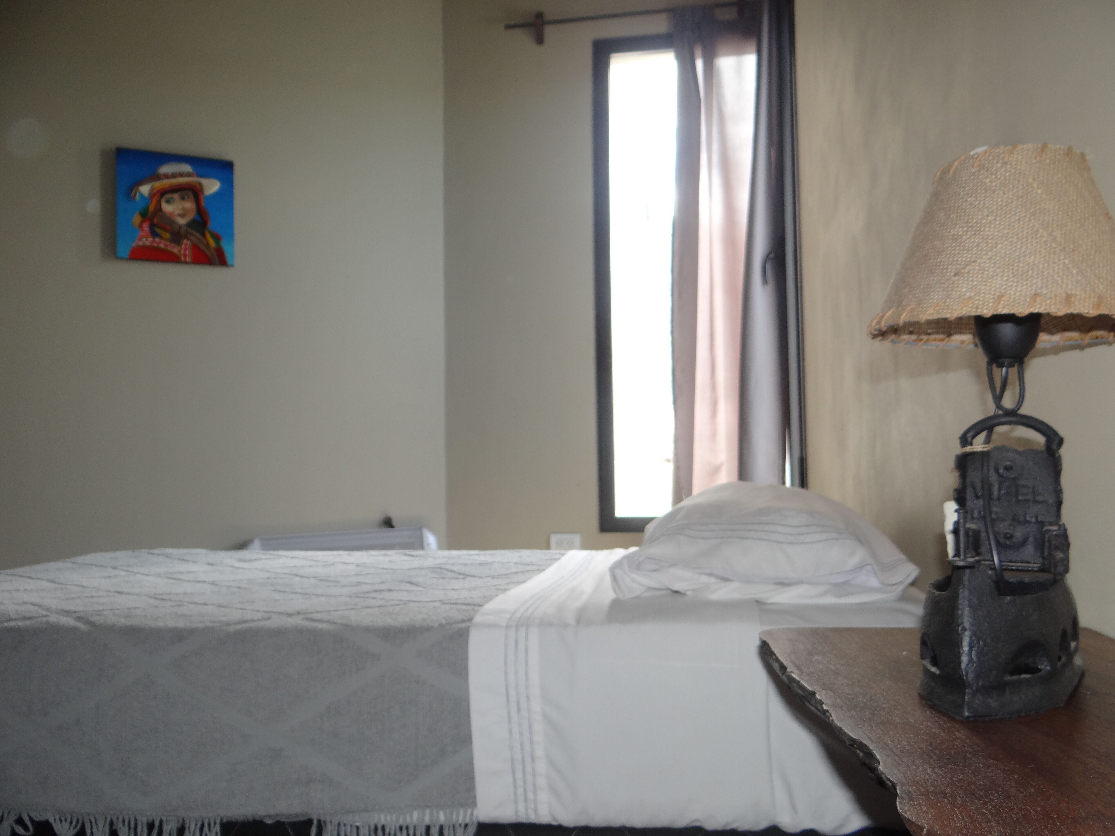 1 habitación, tabla de planchar con plancha, wifi y ropa de cama 