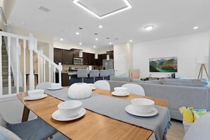 Interior - Solterra Magic 5BR near Disney (Davenport)