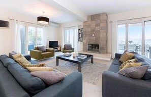 TV, DVD player - Omolos House with sea views and solar heated pool (Corfu)