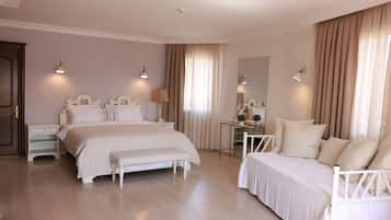 Deluxe Suite, City View