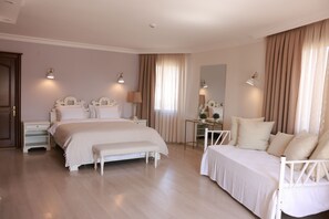 Deluxe Suite, City View | Free WiFi - DG BY OPİA (Cesme)