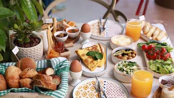 Petit déjeuner préparé à la commande compris tous les jours