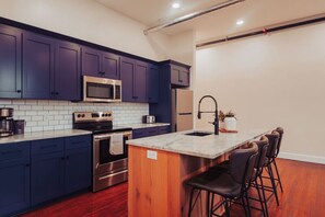 Private kitchen - American Hall Hamilton Suite (Millersburg)