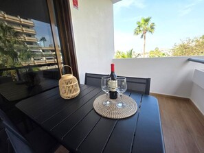 Outdoor dining - Librada Home Playa Las Americas (Playa de las Américas)