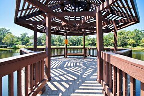 Property grounds - Sunset Rentals | Evian 112 (Hilton Head Island)