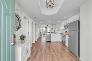 Fridge, microwave, oven, stovetop - 🌴Beachfront Pool/Hot Tub🐬Direct Beach Access🐠Sunset Vistas 605N (Treasure Island)