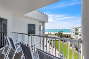 Property grounds - 🌴Beachfront Pool/Hot Tub🐬Direct Beach Access🐠Sunset Vistas 605N (Treasure Island)