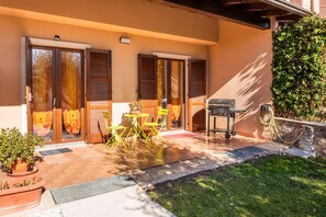 Outdoor dining - 633A Villetta Anna Apartment (Cavaion Veronese)