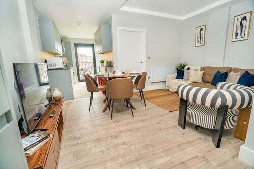 Spacious 1 Bedroom Leicester Apartment w Balcony
