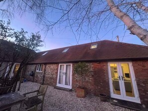1 bedroom, Internet - Buttercup - Super King Ensuite Room in Sidlesham (Chichester)