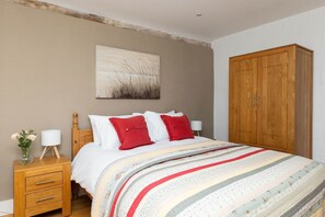 House | 2 bedrooms, Internet - Wren Barn - Cosy 2-bed Converted Barn in Sidlesham (Chichester)