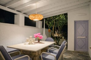 House | 2 bedrooms, Internet - Kabara Garden Oasis in Aegina BBQ Priv Parking (Aegina)