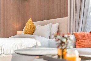 House - Free Housekeeping Visits During Your Stay - Stayshort - Fresh and Modern Studio in JVT That Sleeps 2 (Dubai)