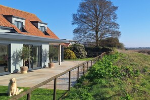 Property grounds - Tormead Lodge, Thornham, Norfolk (Thornham)