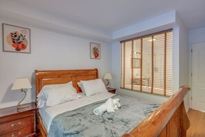WiFi, bed sheets