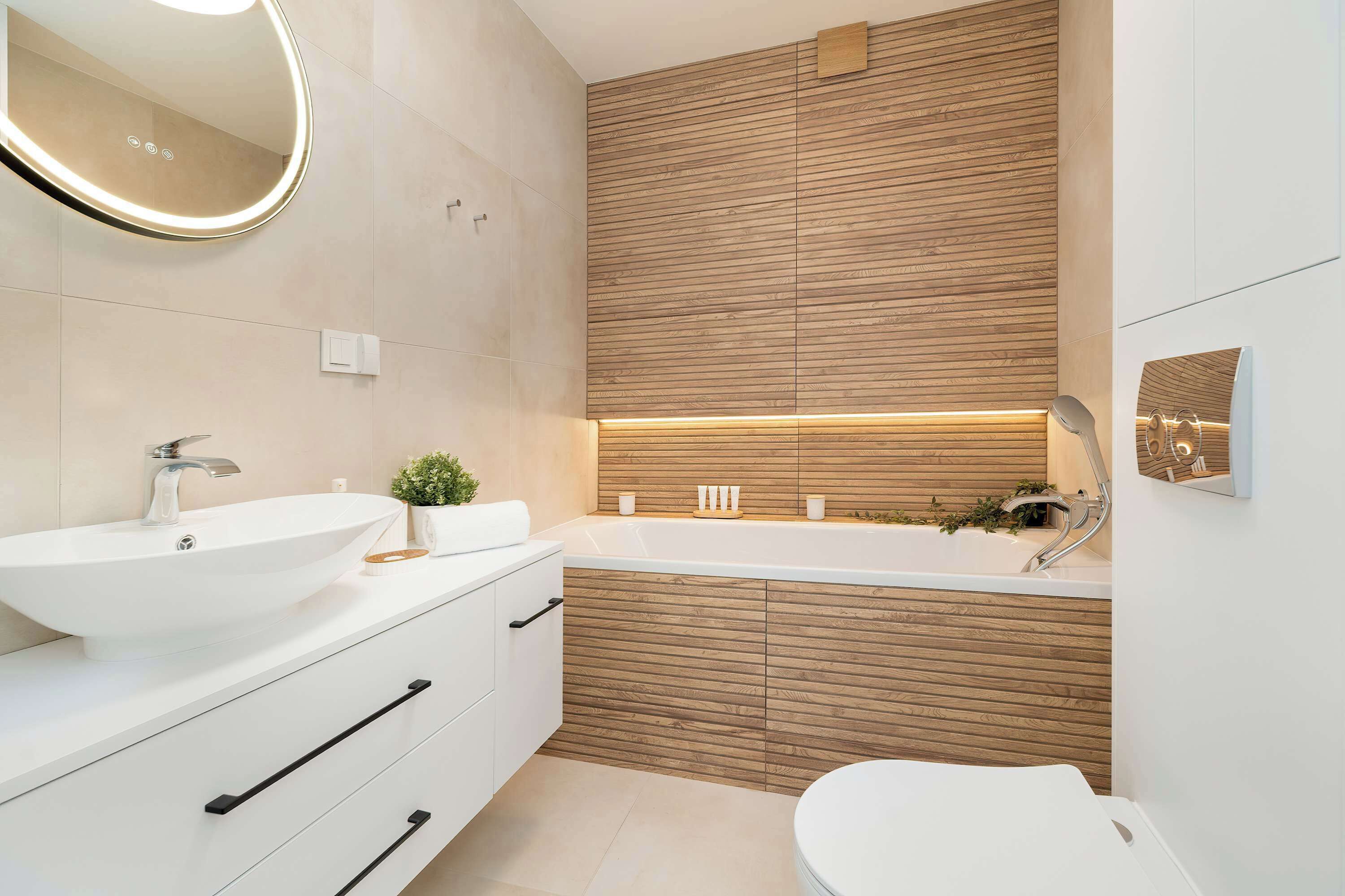 Shower, hair dryer, towels, shampoo