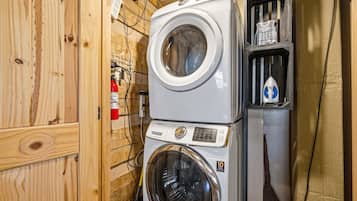 Cabin, 1 Bedroom | Interior