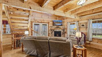 Cabin, 1 Bedroom | Living area