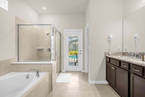 Huis, meerdere slaapkamers | Badkamer