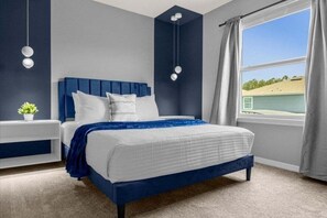 House, Multiple Bedrooms - 10 Bedroomss/ Windsor Island Home (Davenport)
