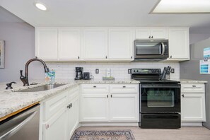 Condo, 2 Bedrooms | Private kitchen - Wind Drift 604s 2 Bedroom Condo (Orange Beach)