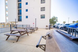 Condo, 2 Bedrooms | Outdoor dining - Wind Drift 604s 2 Bedroom Condo (Orange Beach)