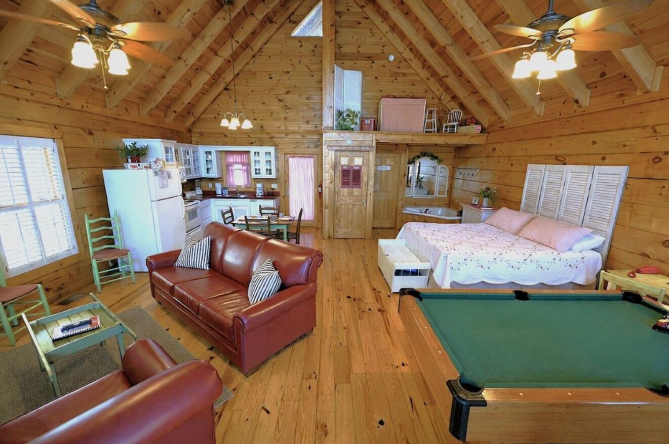 Cabin, 1 Bedroom | Living area | Smart TV