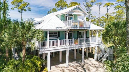 Private Pool/Hot Tub, Dog OK. Must See w/ Bay Views!