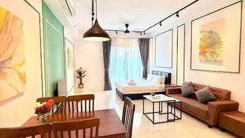 Estúdio luxo, vista para a cidade | Área de estar