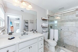 Shower, hair dryer, towels, soap - Private Pool Paradise: 3BR w/ King & Resort Patio (Naples)