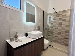 Shower, hair dryer, towels, shampoo - Origins I | Boutique Studio 200m from Sea+Parking (Piso Livadi Paros)
