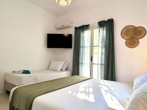 1 bedroom, iron/ironing board, WiFi, bed sheets - Origins I | Boutique Studio 200m from Sea+Parking (Piso Livadi Paros)