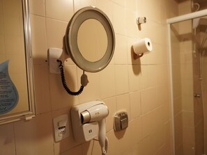 Shower, towels, soap, shampoo
