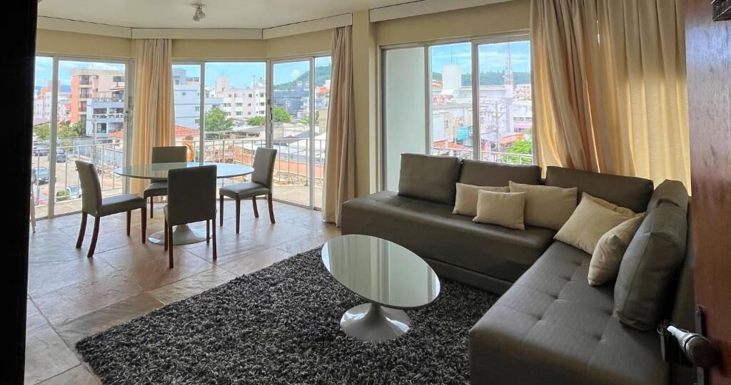 Comfort-Suite, Stadtblick | Wohnbereich