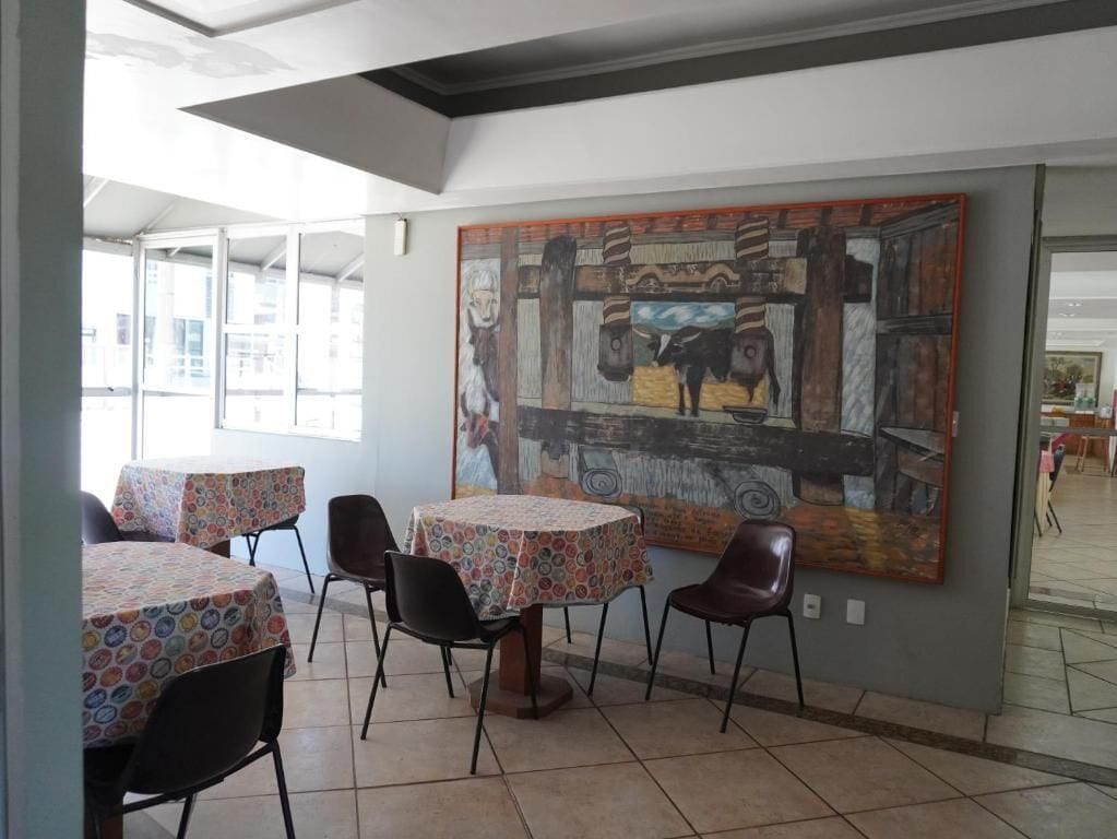 Café da manhã com buffet grátis todos os dias
