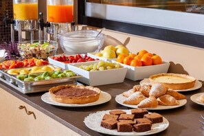 Breakfast meal - Hotel Villa Claudia - Active and Relax (Nago-Torbole)
