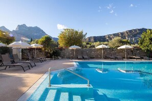 Pool - Hotel Villa Claudia - Active and Relax (Nago-Torbole)