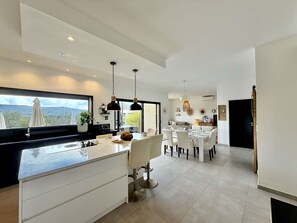 Interior - Villa with pool, mountain view - 8 guests (Porto-Vecchio)