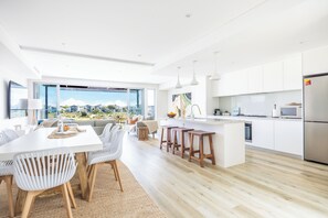 Fridge, microwave, oven, stovetop - Magenta Dunes 3BR lux golf retreat w/ Spa, PET Friendly & Resort facilities (Magenta)