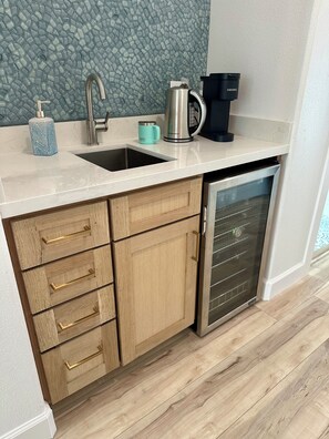 Interior - Pelican Bay Water View with Sunrise, Moonrise and Sunset Decks (Port O'Connor)